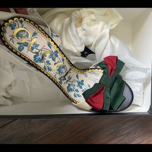 Gucci Ivory Web Bow Heels